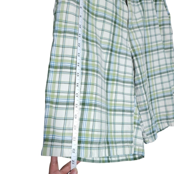 Aeropostale White Green Plaid Cotton Shorts 30 - 32 waist 12 inseam - Picture 9 of 10